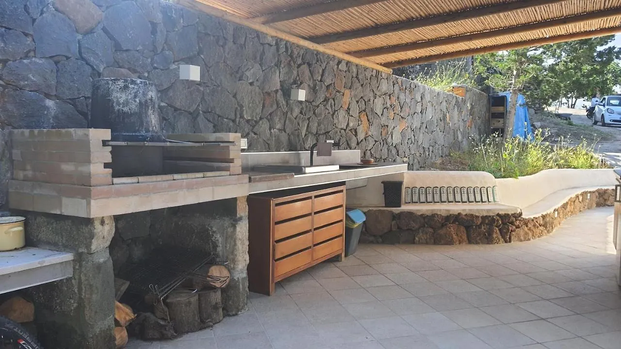Sotto La Torre E Sopra Il Porticciolo Hotel Isola di Ustica Casa de hóspedes