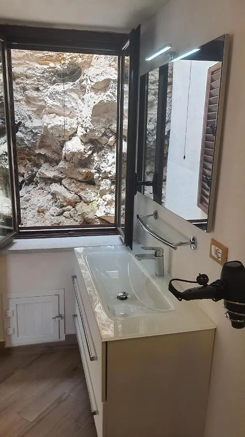 Hotel Sotto La Torre E Sopra Il Porticciolo Isola di Ustica