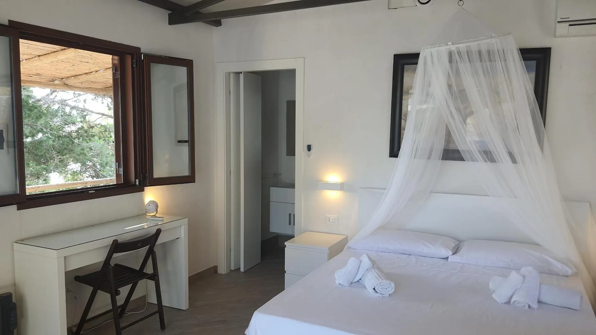 Casa de hóspedes Sotto La Torre E Sopra Il Porticciolo Hotel Isola di Ustica Itália