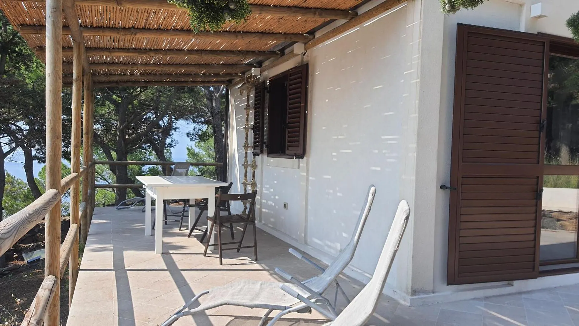 Sotto La Torre E Sopra Il Porticciolo Hotel Isola di Ustica
