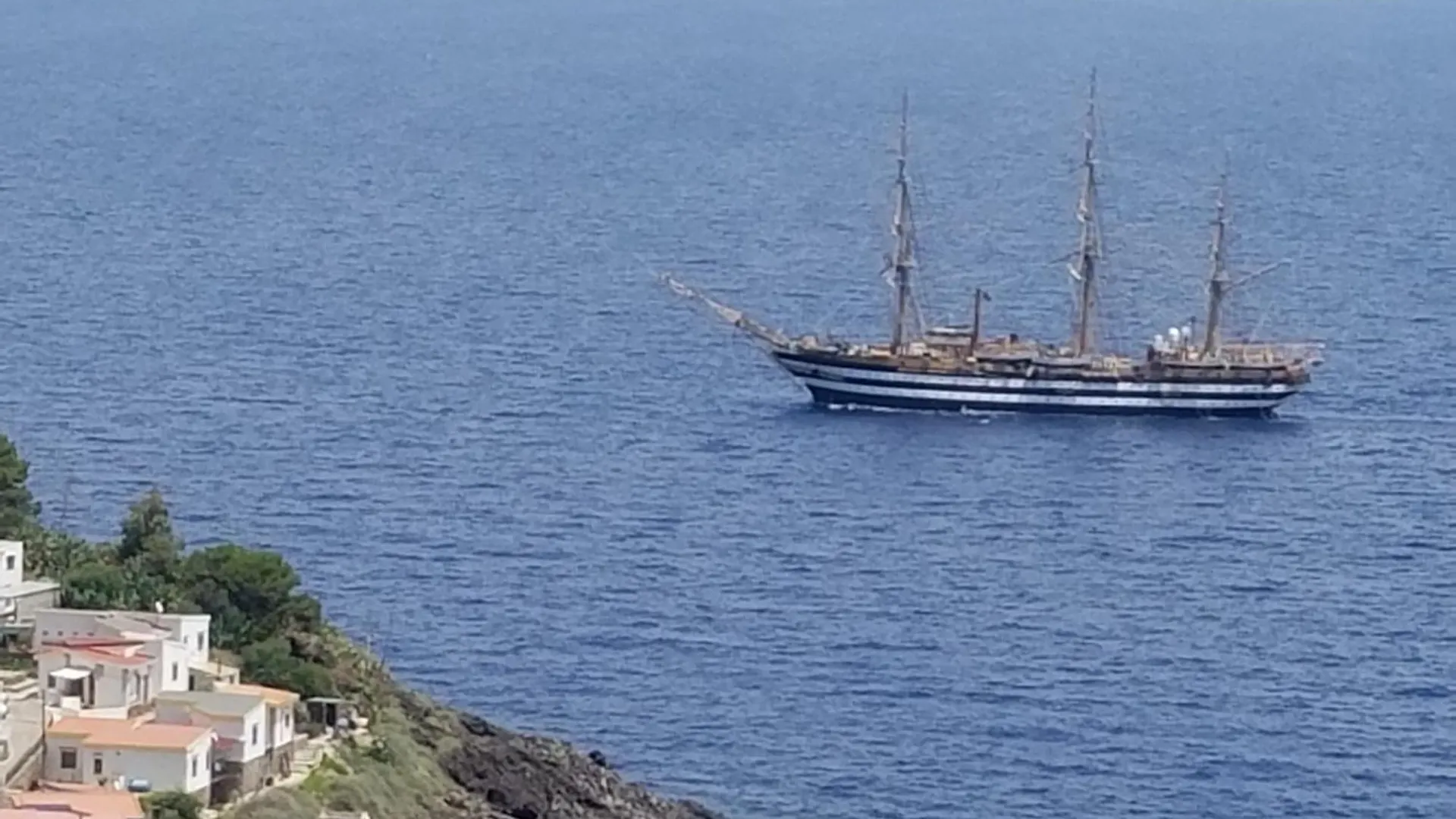 Sotto La Torre E Sopra Il Porticciolo Hotel Isola di Ustica Itália