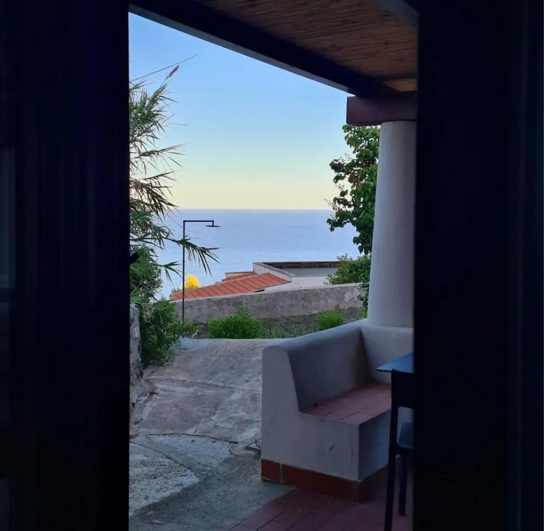 Affittacamere Hotel Sotto La Torre E Sopra Il Porticciolo Isola di Ustica Italia